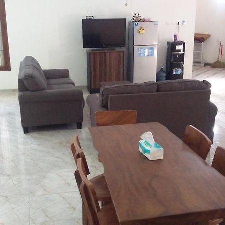 Zg Homestay Solo Sumber  Exterior foto