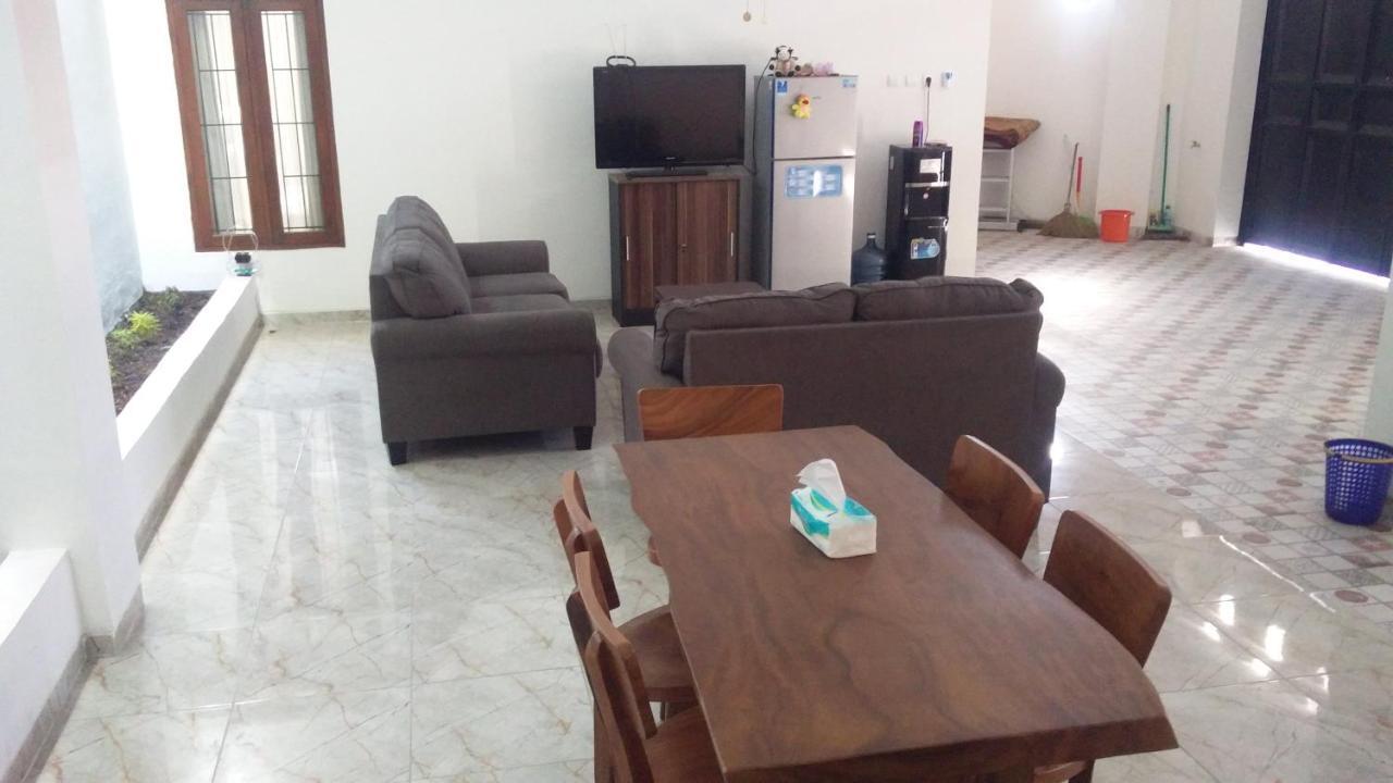 Zg Homestay Solo Sumber  Exterior foto