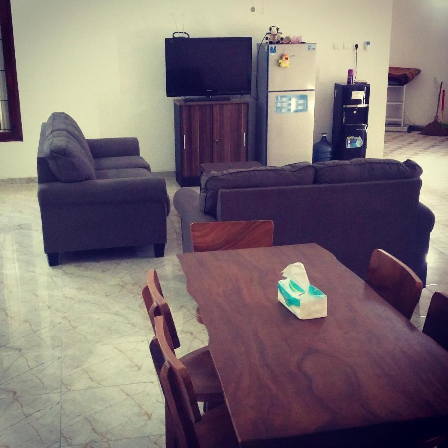 Zg Homestay Solo Sumber  Exterior foto