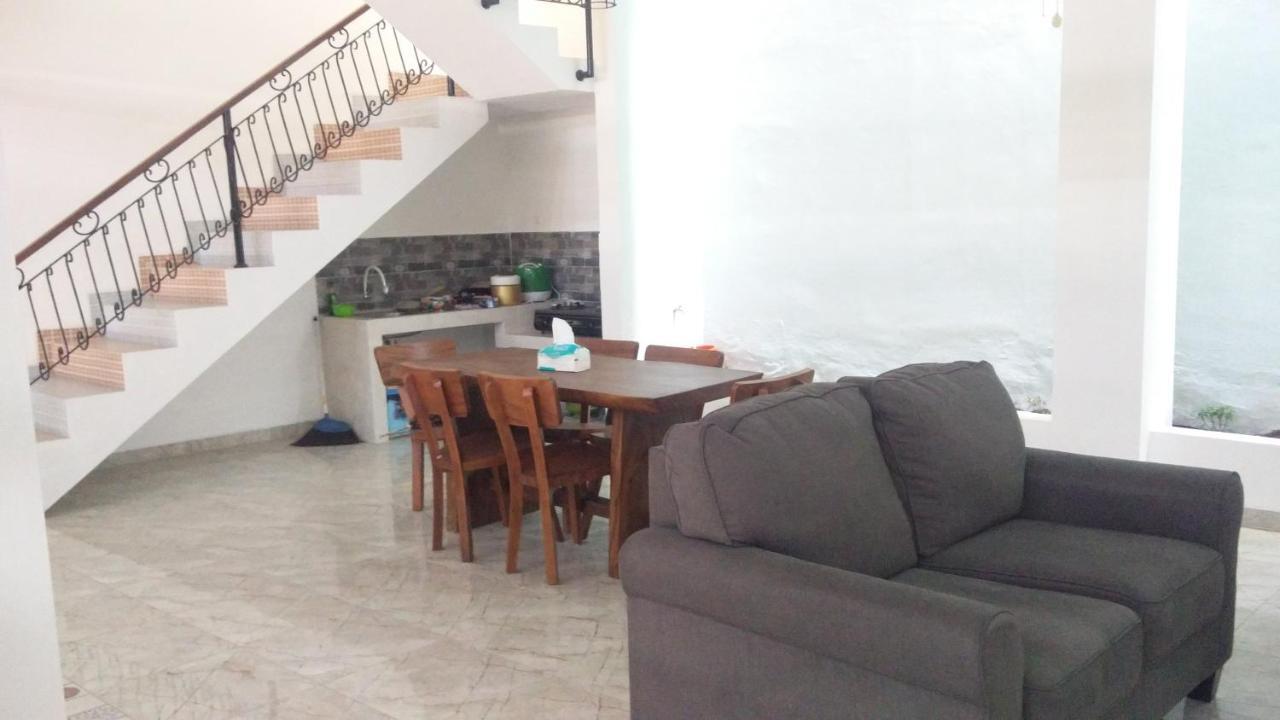 Zg Homestay Solo Sumber  Exterior foto