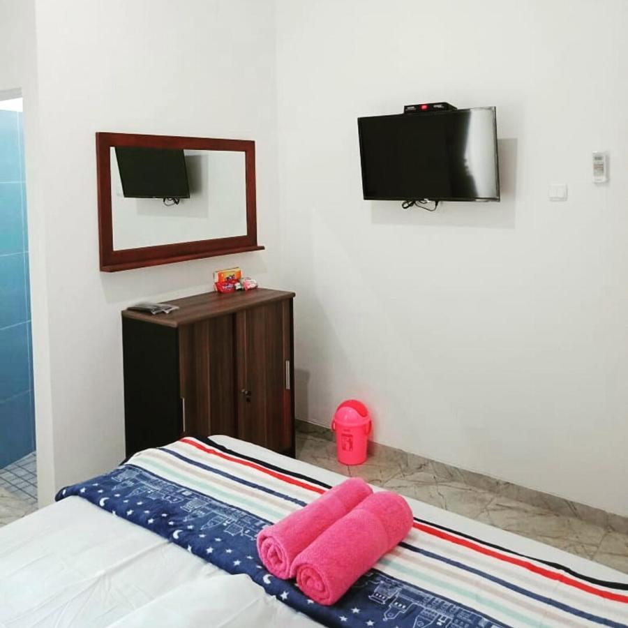 Zg Homestay Solo Sumber  Exterior foto